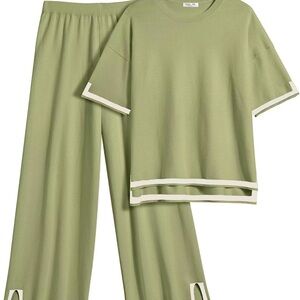 NWT Olive women’s knit lounge set